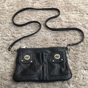 MARC JACOBS black Turn lock crossbody bag 💼